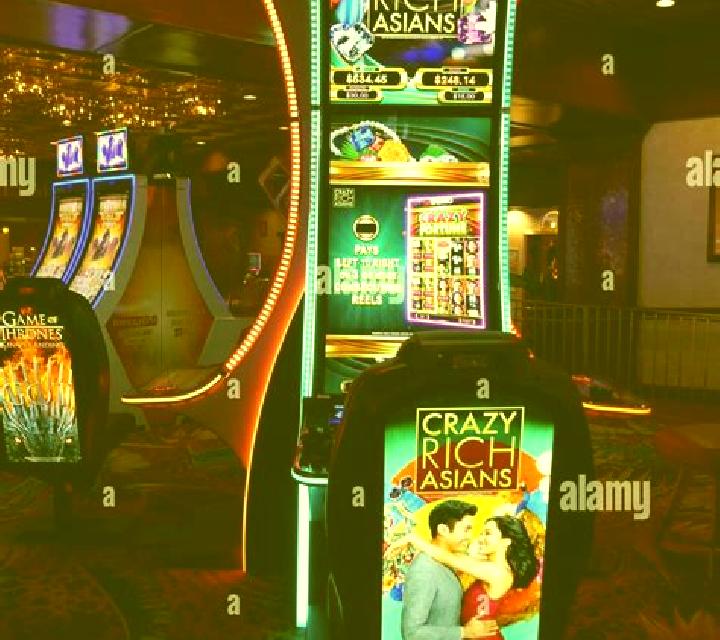 Crazy Rich Year slot machine