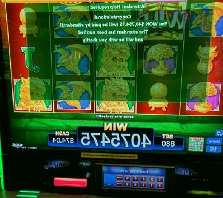 Crown Deluxe 2x slot machine