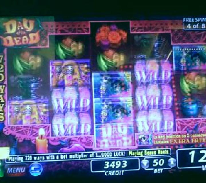 Crypt of The Dead slot machine