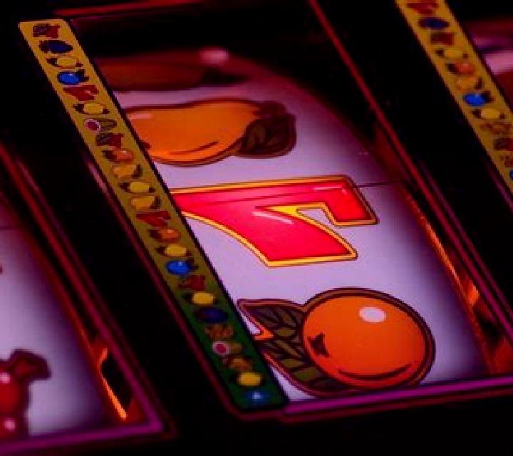 Cryptex 7 slot machine