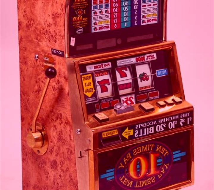 Crypto Crown 10 slot machine