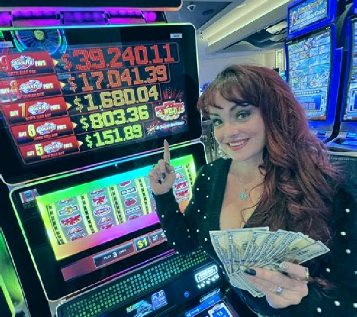 Crystal Hi Lo slot machine