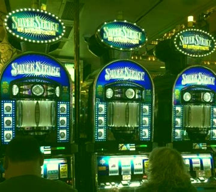 Crystal Strike slot machine