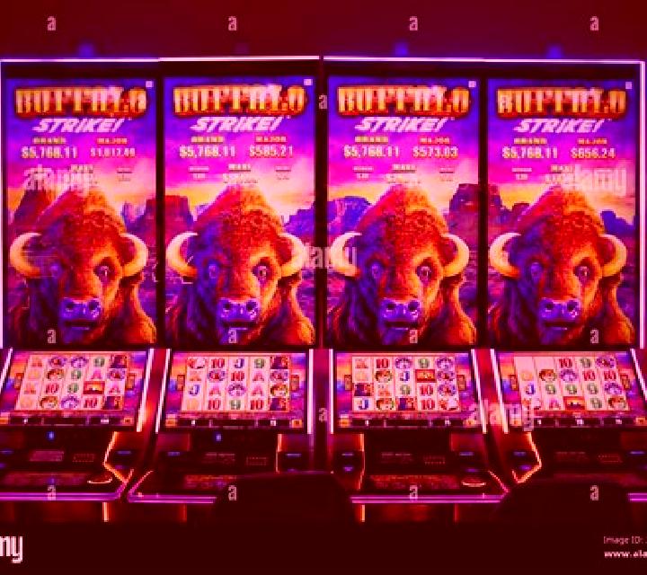 Cupids Strike slot machine