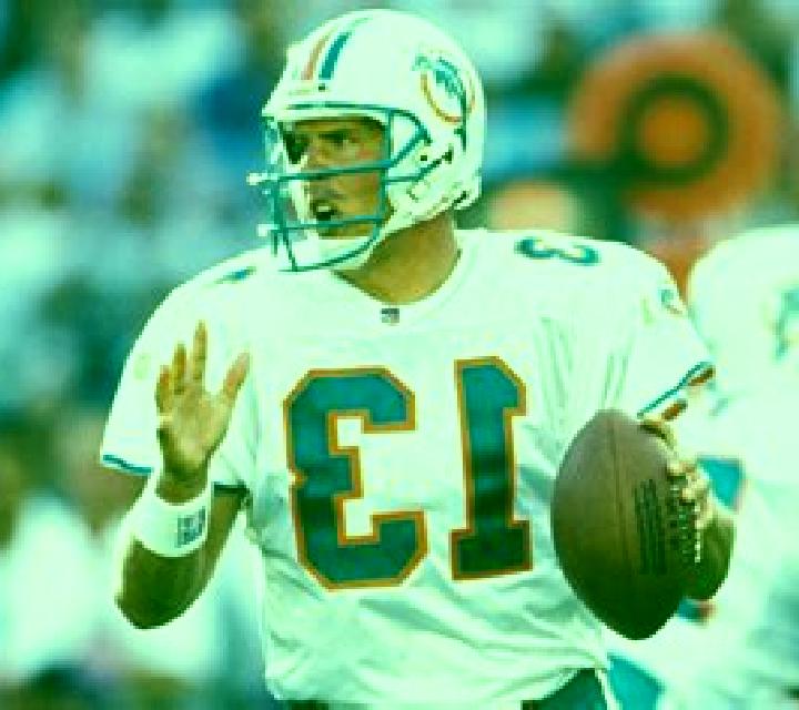 Dan Marino Perfect Pass slot machine