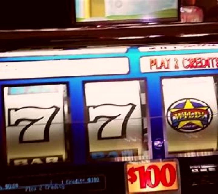 Dark 100 slot machine