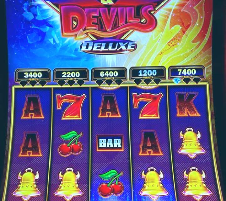 Dazzling Diamonds slot machine