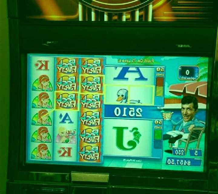 Dean Martin s Pool Party slot machine
