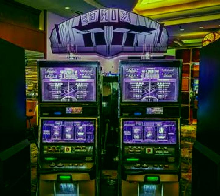 Desert Hawk slot machine