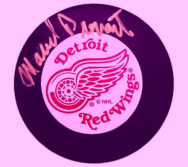 Detroit Red Wings Ultimate Puck LuckyTap slot game