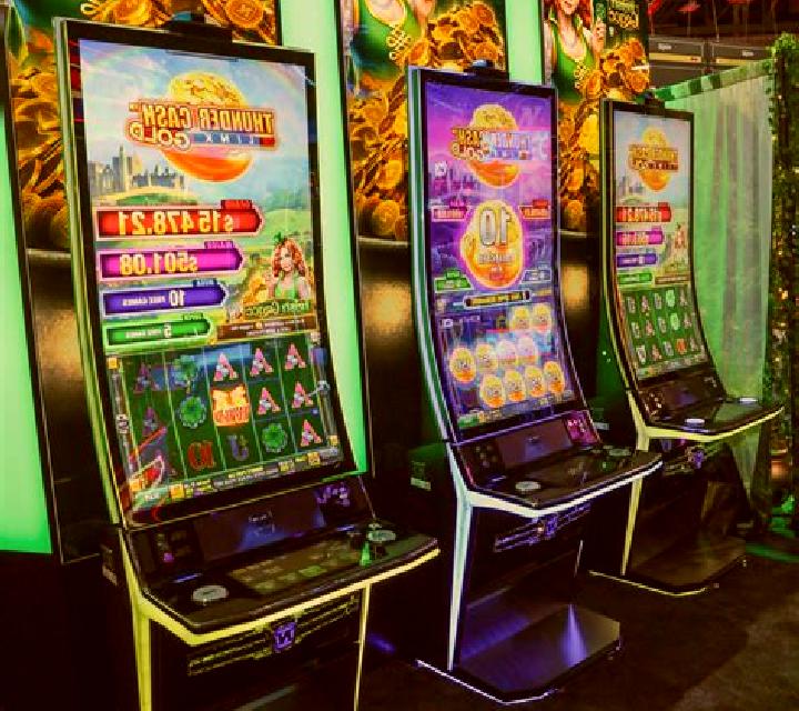 Deuces And Joker (Novomatic) slot game