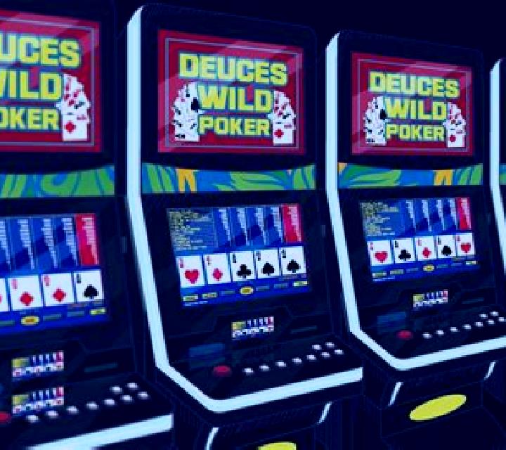 Deuces & Joker - Power Poker slot machine