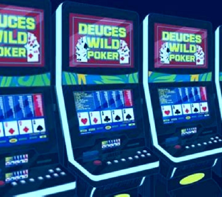 Deuces Wild Progressive Poker slot