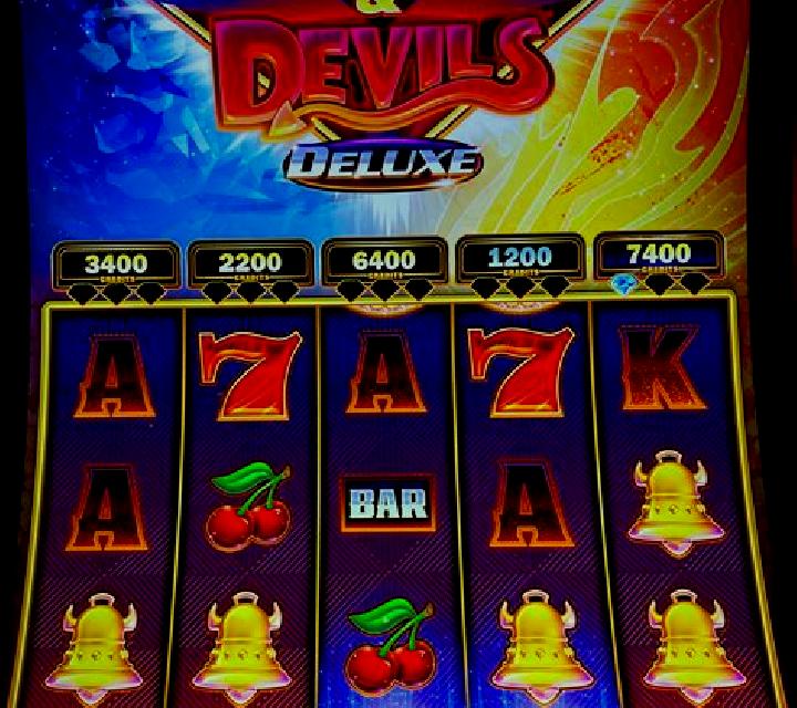 Devil s Advocate slot machine