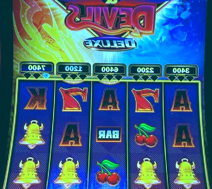 Diamond Desire Deluxe slot machine