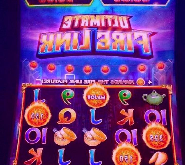 Diamond falls slot machine