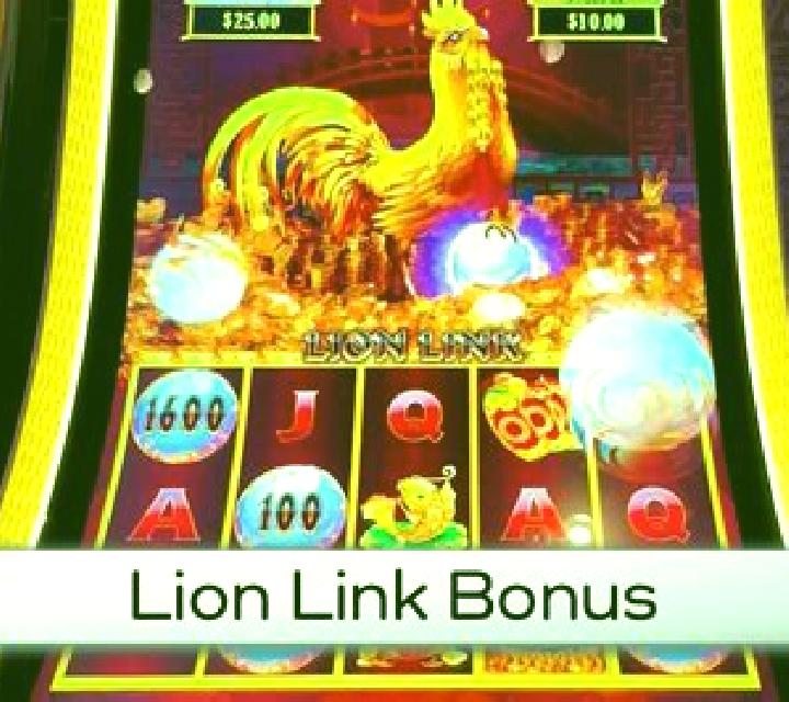 Diamond Forge: Link & Loot slot machine