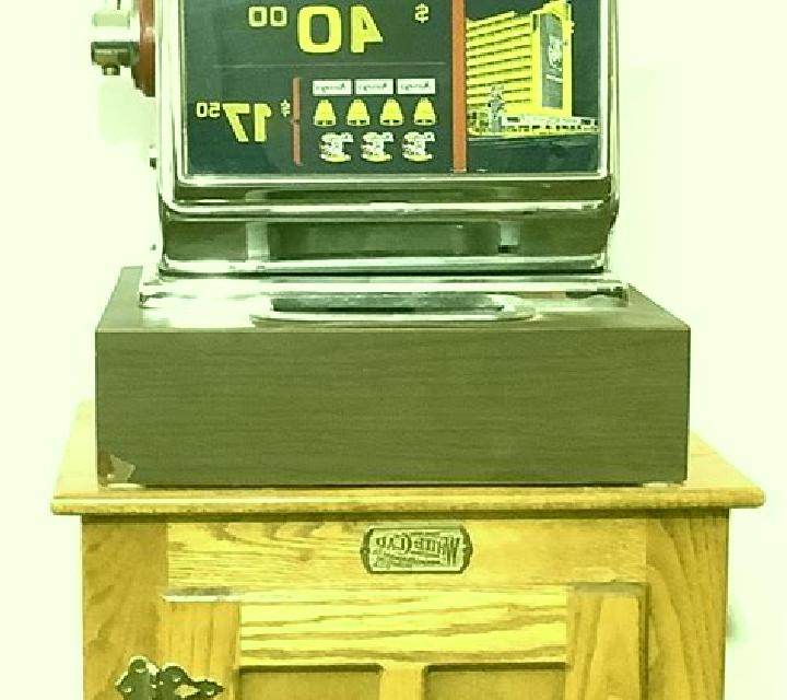 Diamond Mystery 10 Imperial Crown Deluxe slot machine