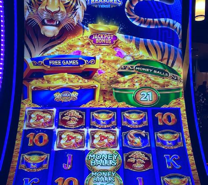 Diamond Treasure slot machine