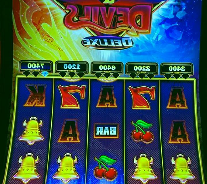 Diamond Ultracash slot