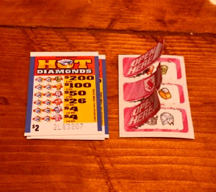 Diamonds and Rubies Pull Tab online slot