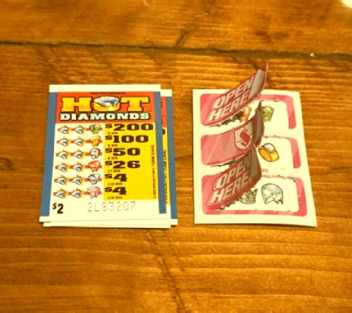 Diamonds and Rubies Pull Tab slot machine