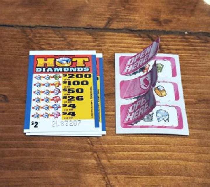 Diamonds and Rubies Pull Tab slot