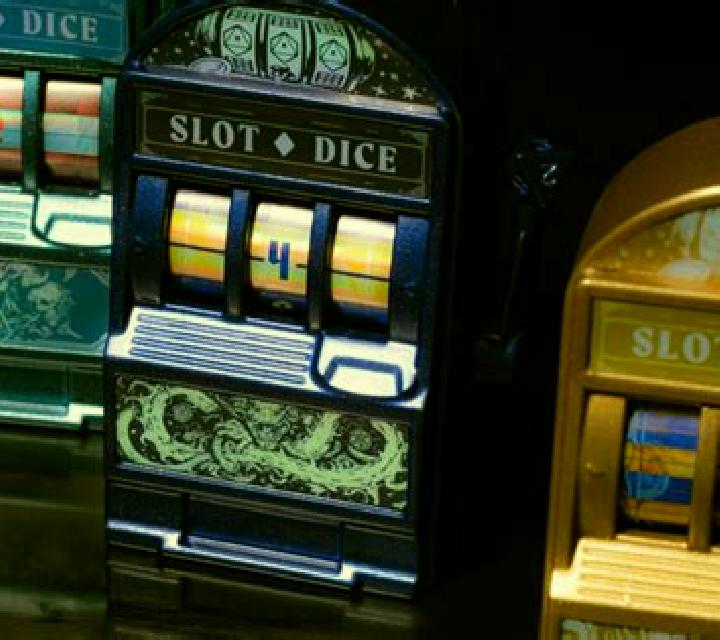 Dice Club slot machine