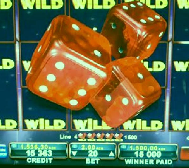 Dice & Roll slot machine