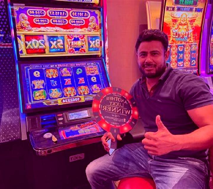 Diego Miranda in Session slot machine