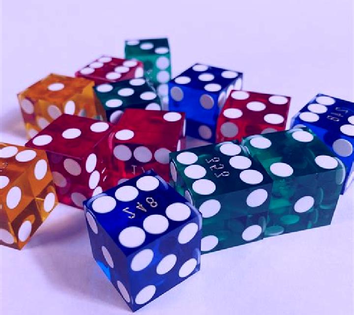 Doctor Love on Vacation Dice slot game