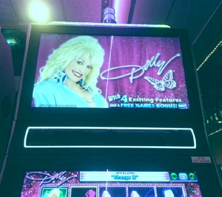 Dolly slot machine