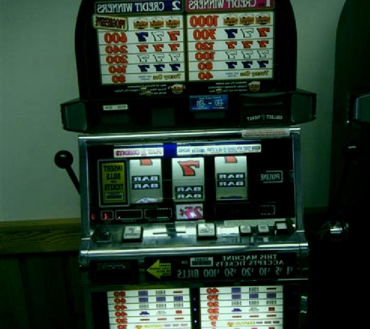 Double Attack Blackjack slot machine