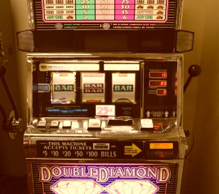 Double Diamond slot machine