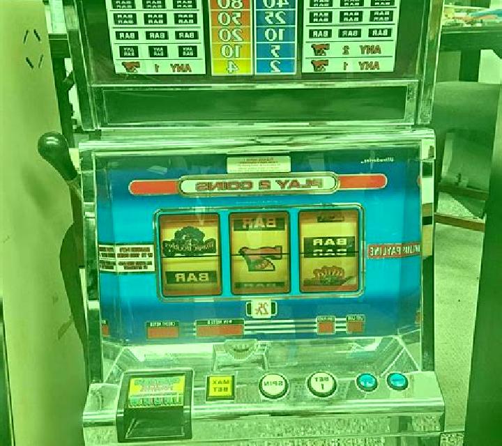 Doubles slot machine