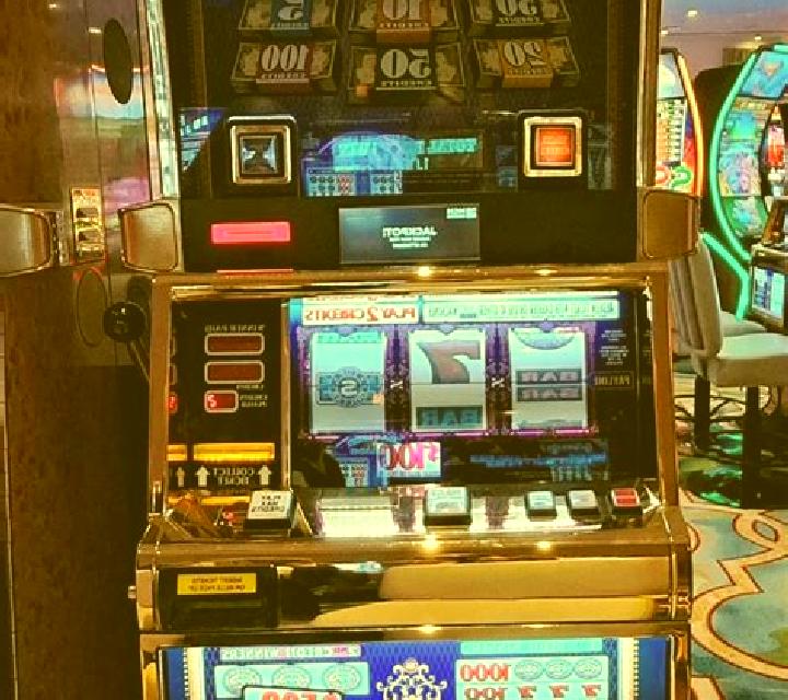 Dozen Jackpots slot