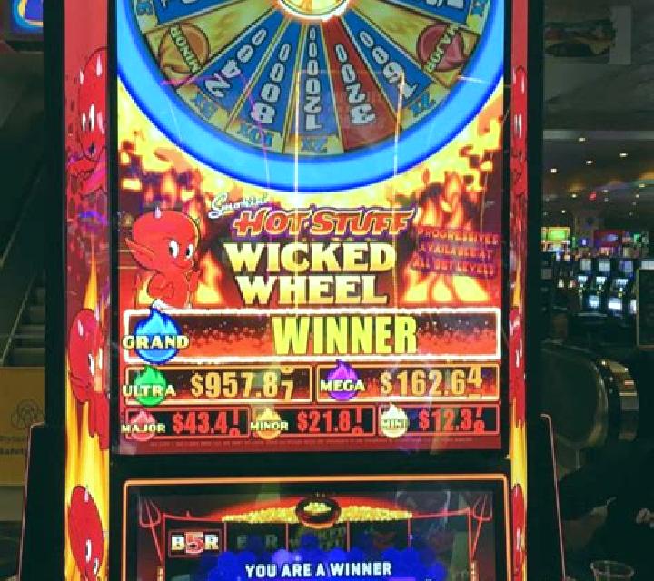 Dr. FranCA$Htein slot machine
