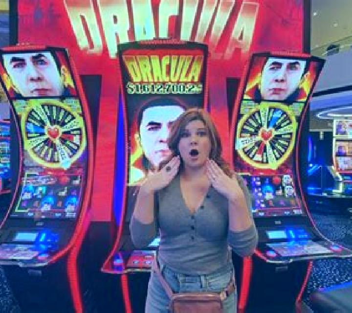 Dracula s Spinsanity slot machine