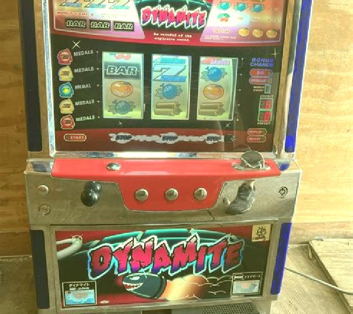 Dynamite Fishing slot machine