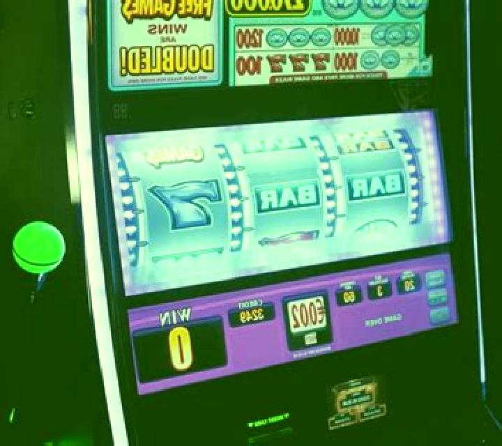 Dynamo s Show slot machine