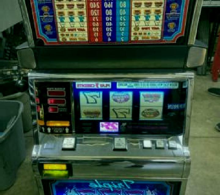 Eagle Honor 7s slot machine