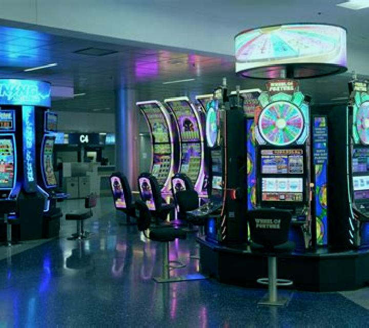 Eggventure slot machine