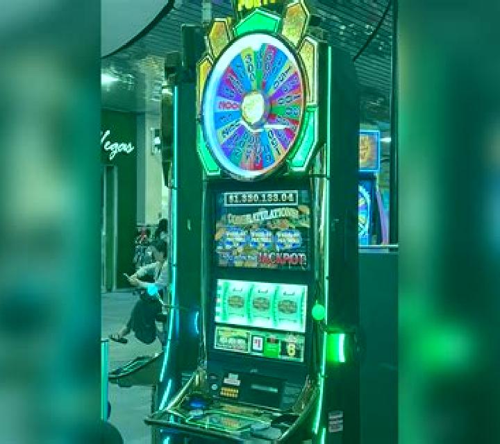 Egyptian Emeralds slot machine