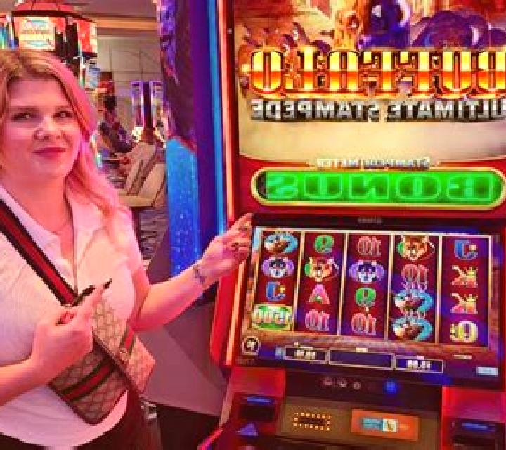 Electric Coins 2: Ultimate slot game