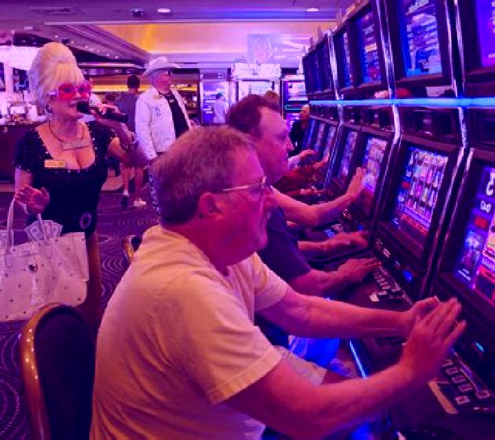 Emirates slot machine