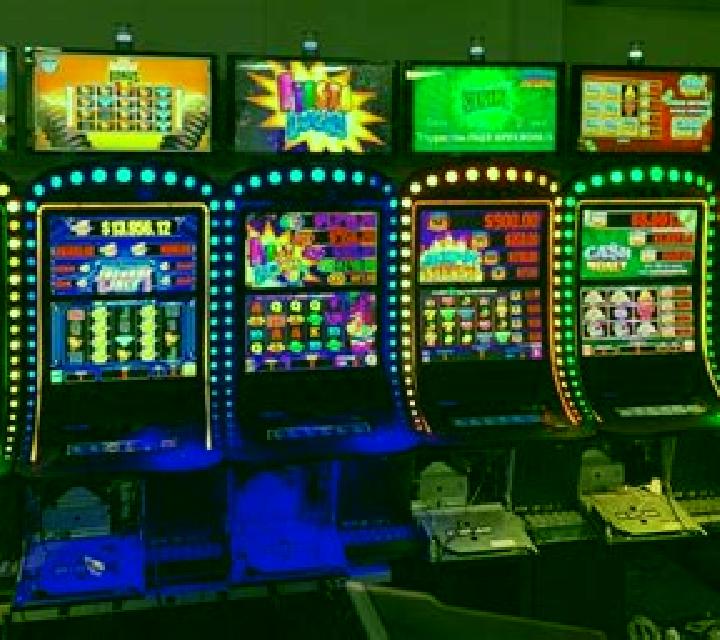 EMPIRE Social Slots slot machine