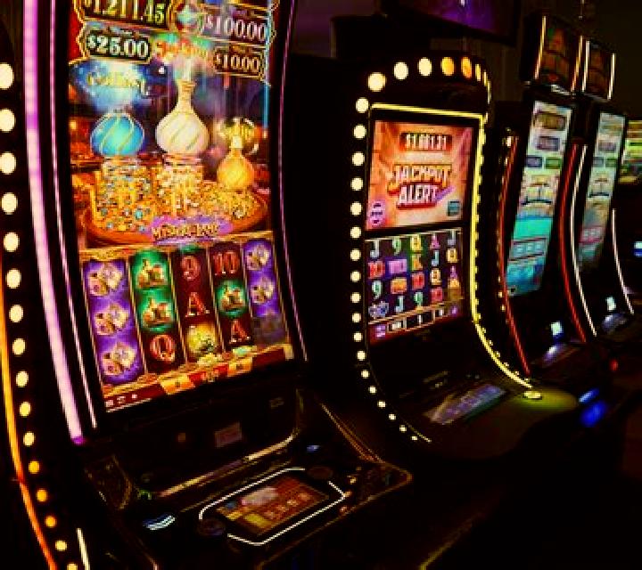 Enter The KTV slot machine