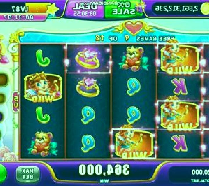 Expanding Naughty Cupid slot game