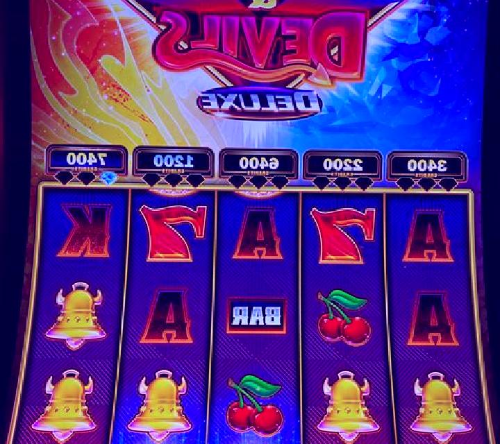 Expansion of Diamonds slot machine