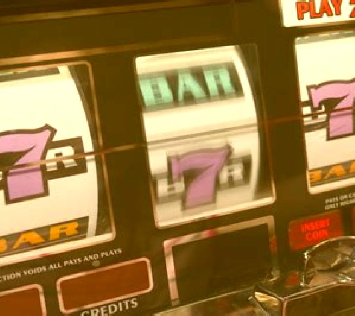 Face Off (PlayStar) slot machine